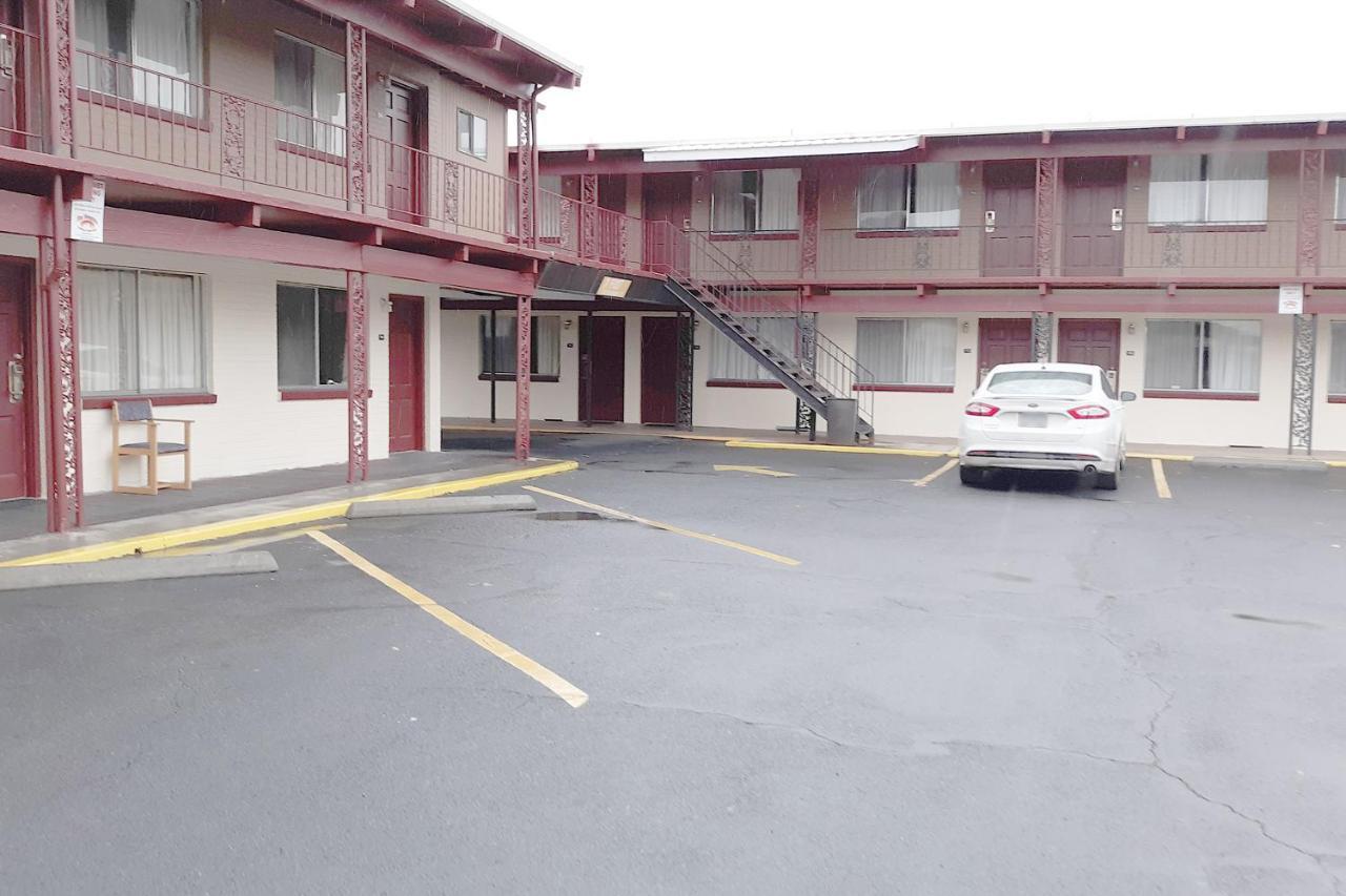 Oyo Hotel Pendleton Or Downtown מראה חיצוני תמונה